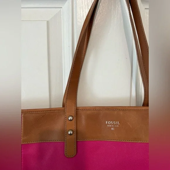 Fossil Women's Sydney Shopper Shoulder Tote Bag Purse Magenta Pink Fuschia EUC! - Picture 4 of 16